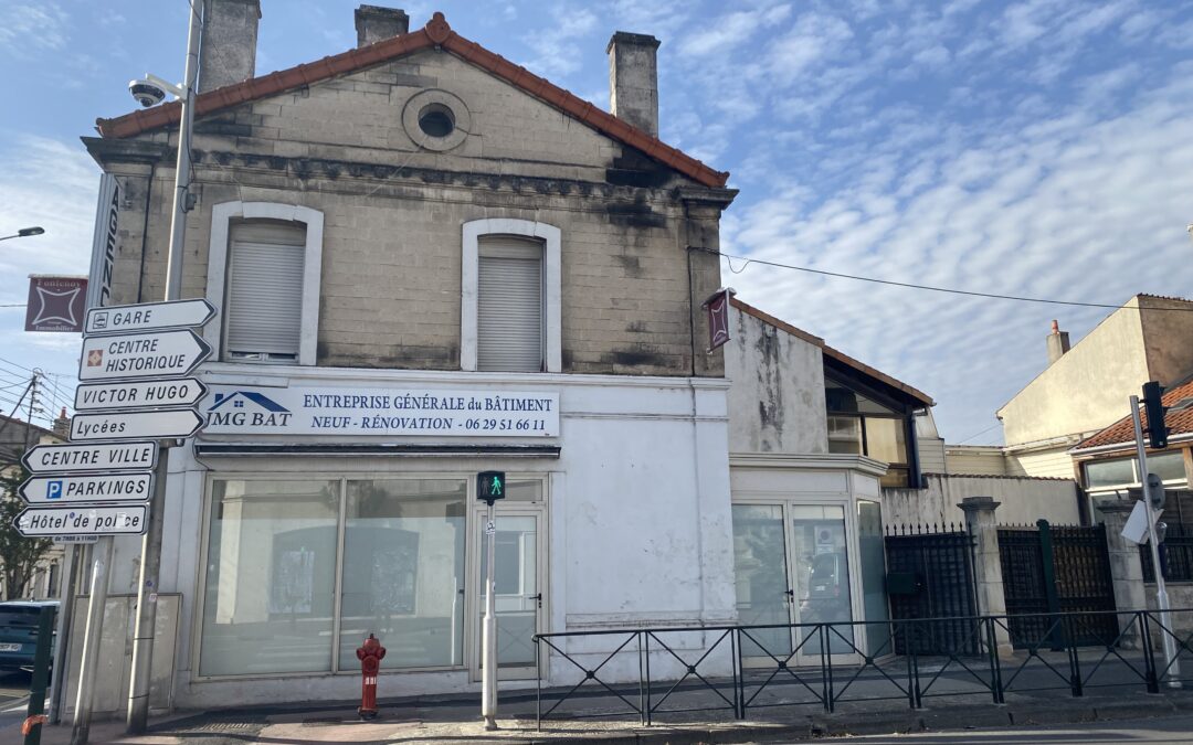 Angoulême – Victor Hugo – Local commercial avec vitrines et cour