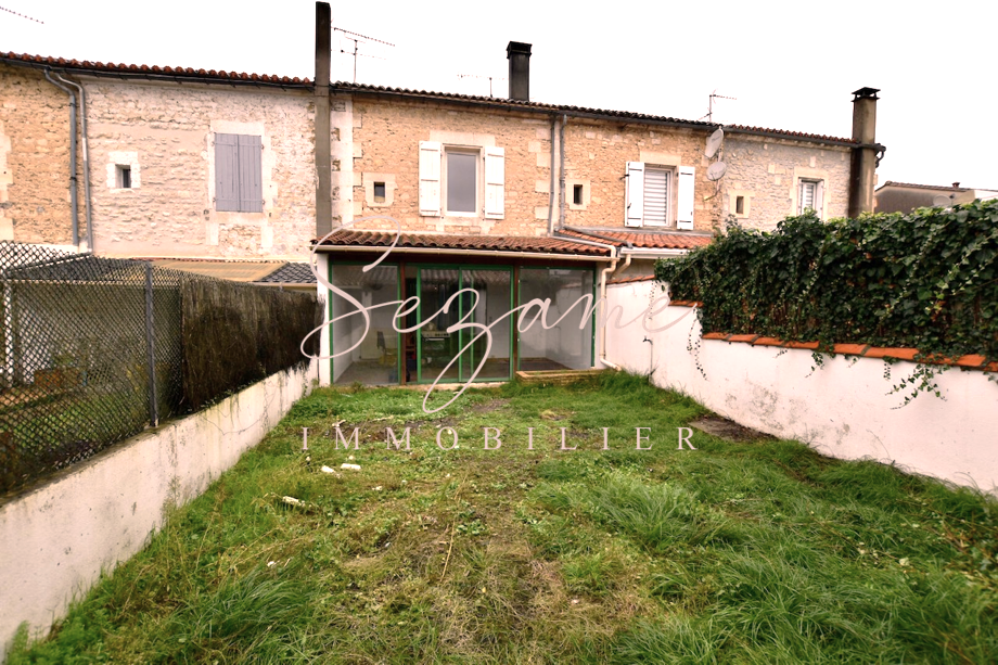 Angoulême St Cybard – Agréable Maison de ville F3 avec jardin clos
