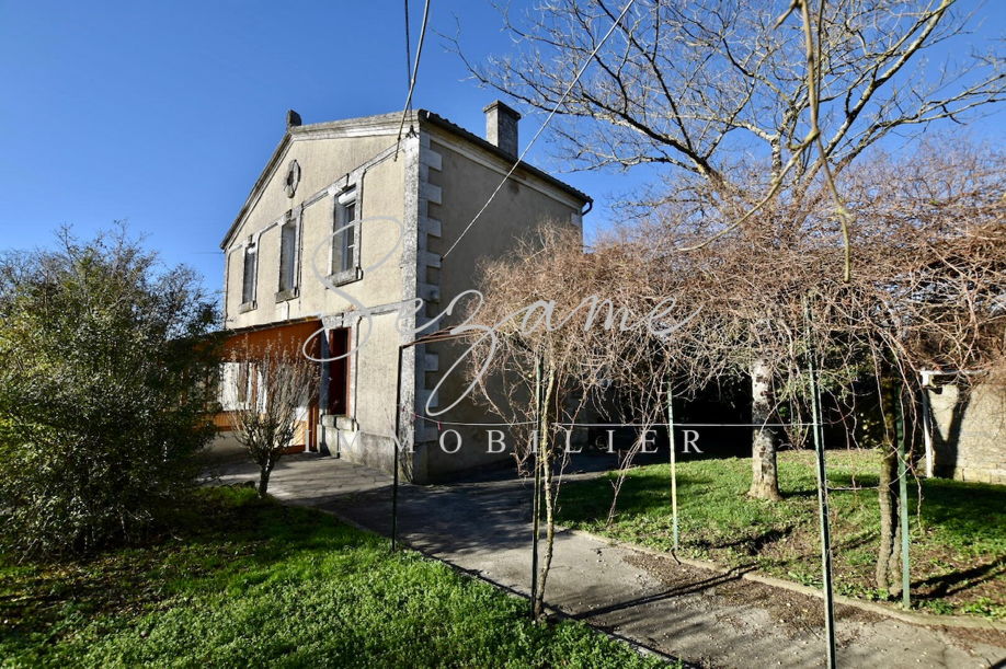 Marsac – proche Angoulême – Agréable Maison F4 rénovée avec grandes dépendances et terrain