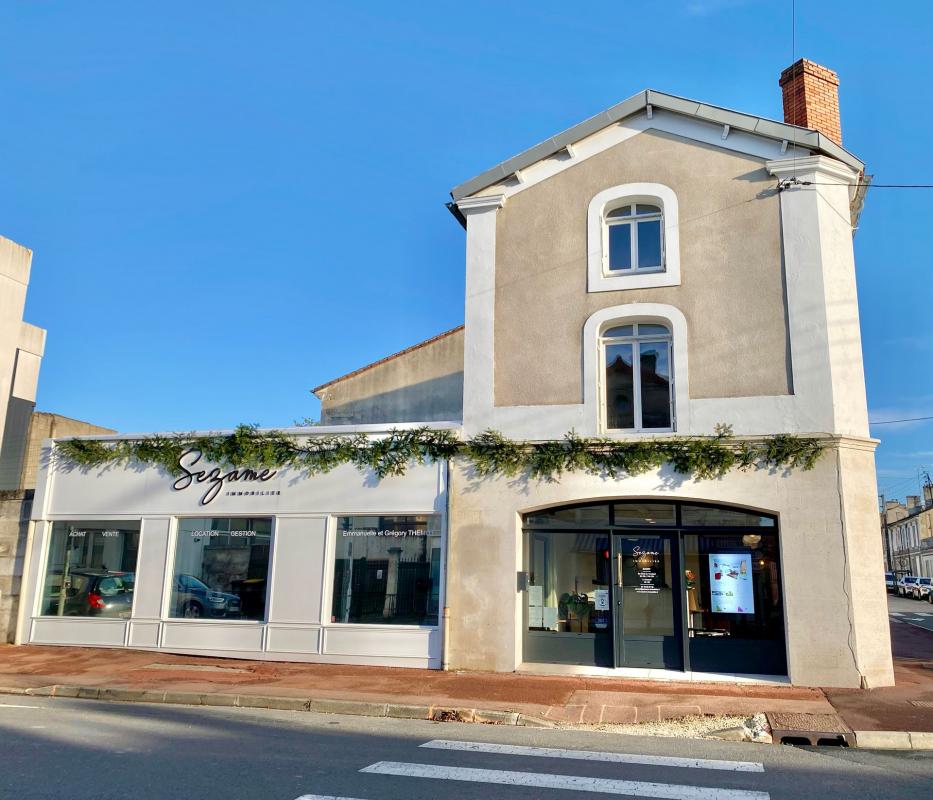 Vitrine et façade de Saint Cybard Gestion