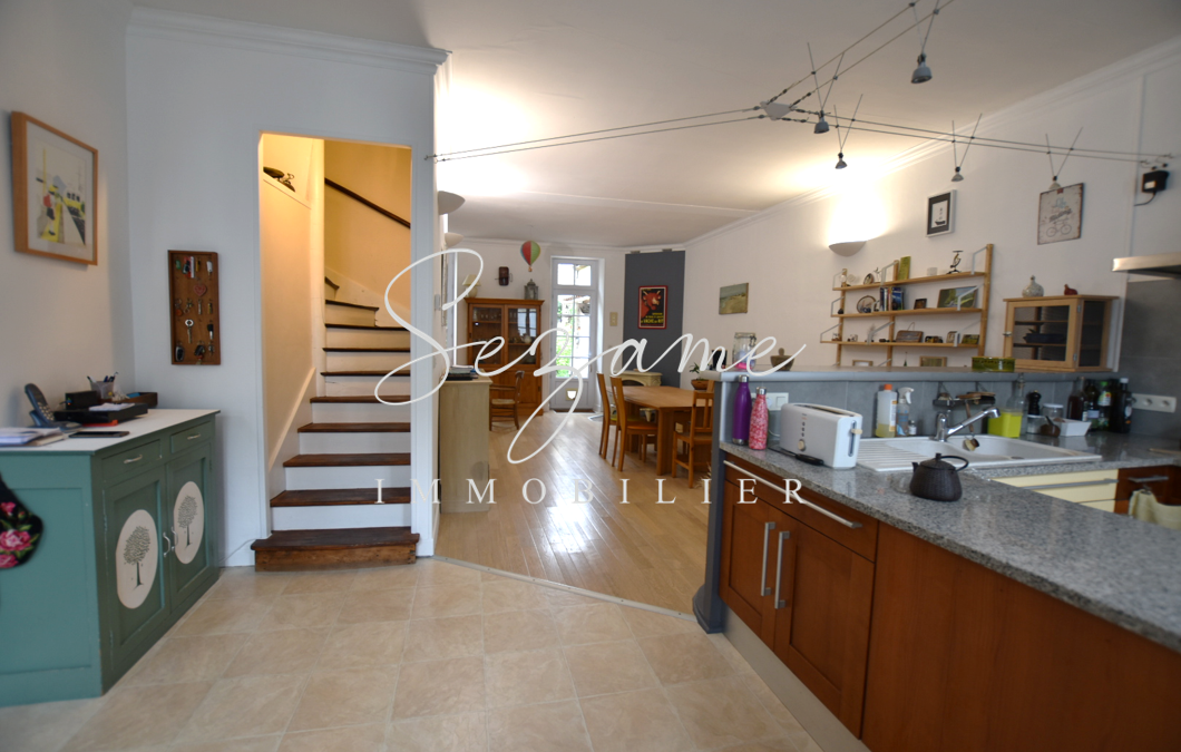 Angoulême – Victor Hugo – Belle Maison de Famille F6 avec terrasse et jardin clos