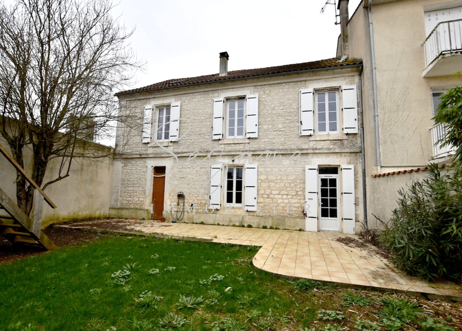Soyaux – Proche Angoulême – Ensemble Maison de ville en pierre F5 et un Appt F2 bis rénové