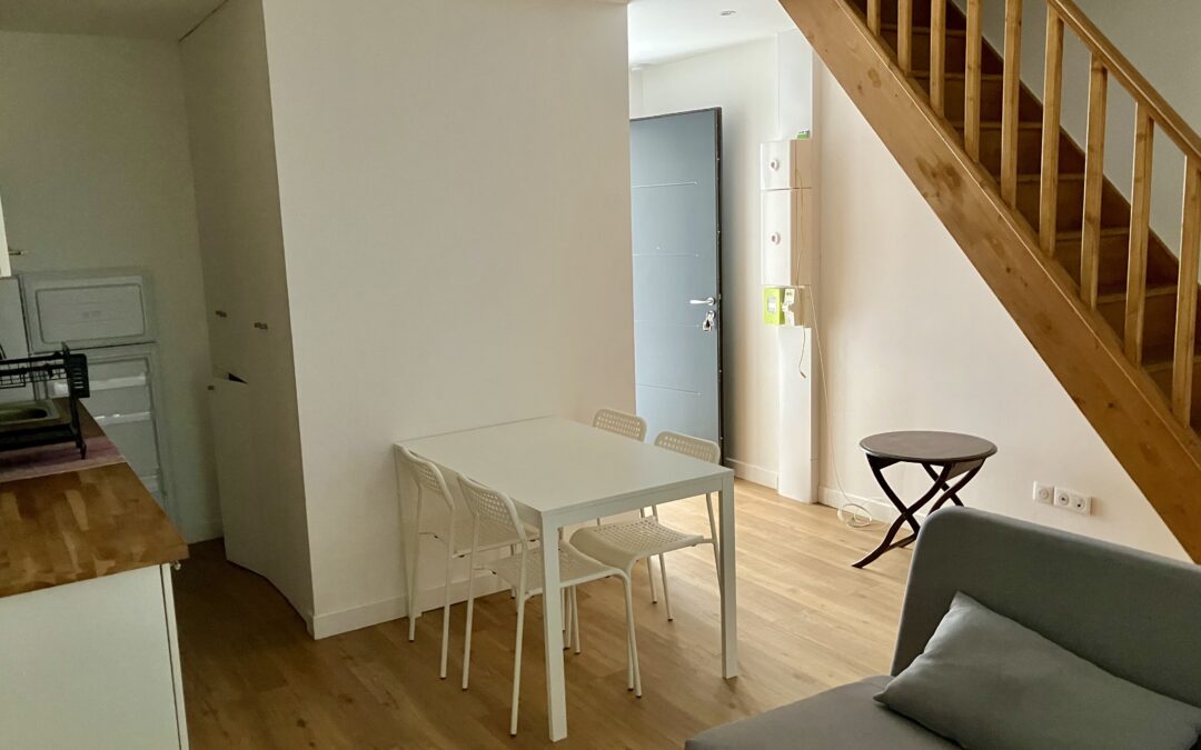 Angoulême – La Madeleine – Bel Appt Duplex F3 meublé, rénové, avec terrasse