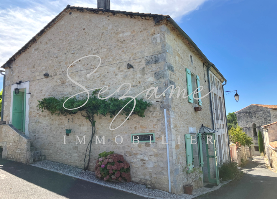 Marthon 30 min Est Angoulême – Belle Maison de Bourg F5 à rénover, parking privé et jardin