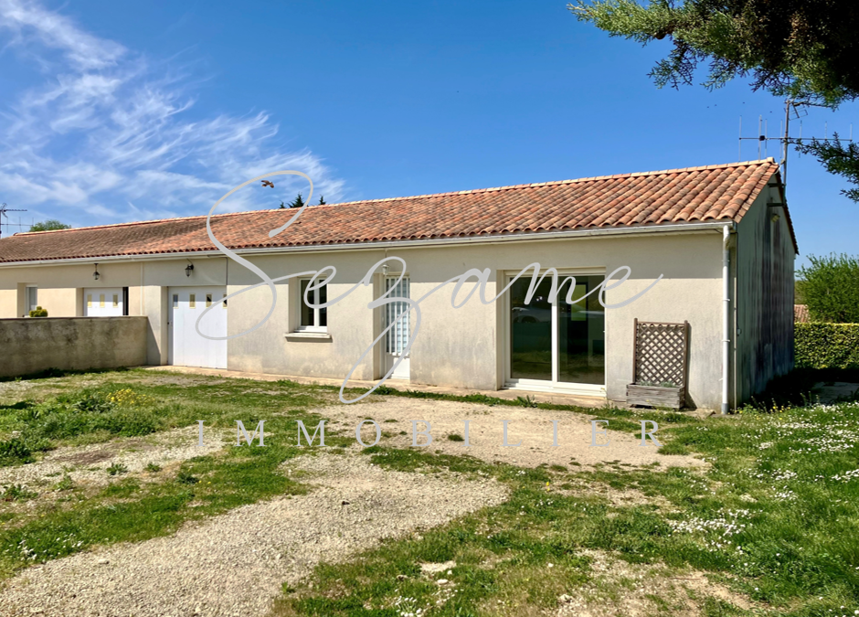 Douzat – 19 Km Ouest Angoulême – Agréable Villa de plain-pied F3, garage, jardin clos