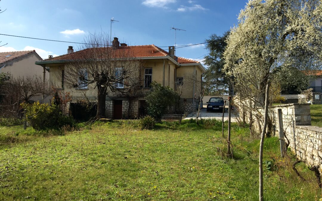 Saint-Yrieix – Maison de ville F3 avec jardin