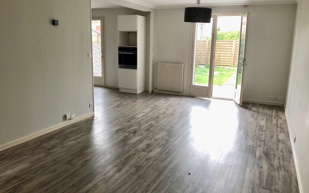 Saint Yrieix – Les Rochers – Belle Maison de ville F4, jardin clos