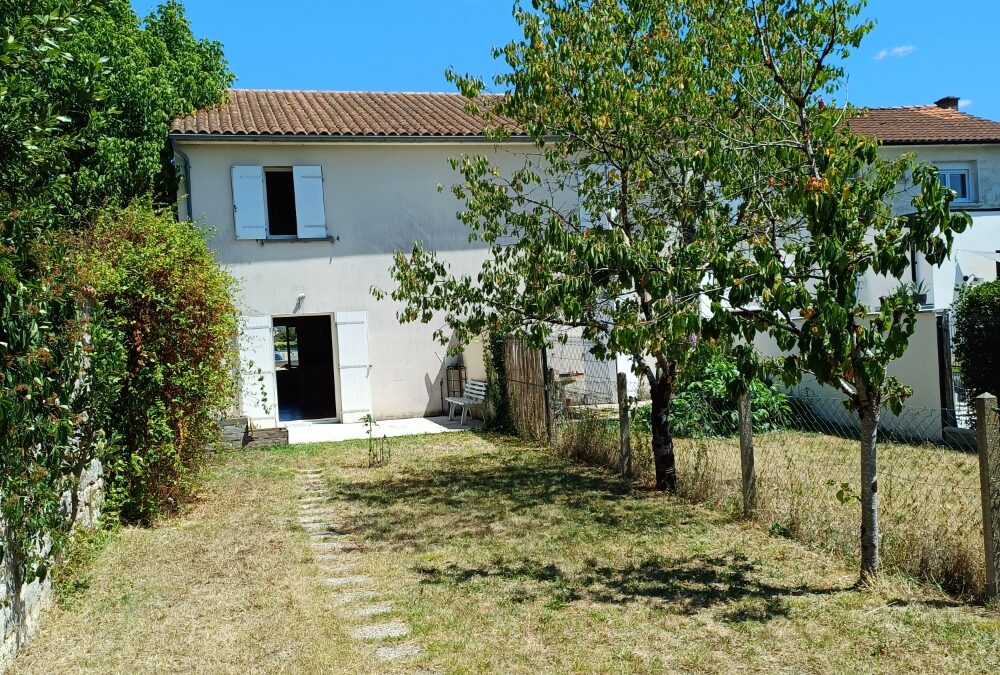 Angoulême – Saint-Cybard – Maison de ville F3 avec agréable jardin