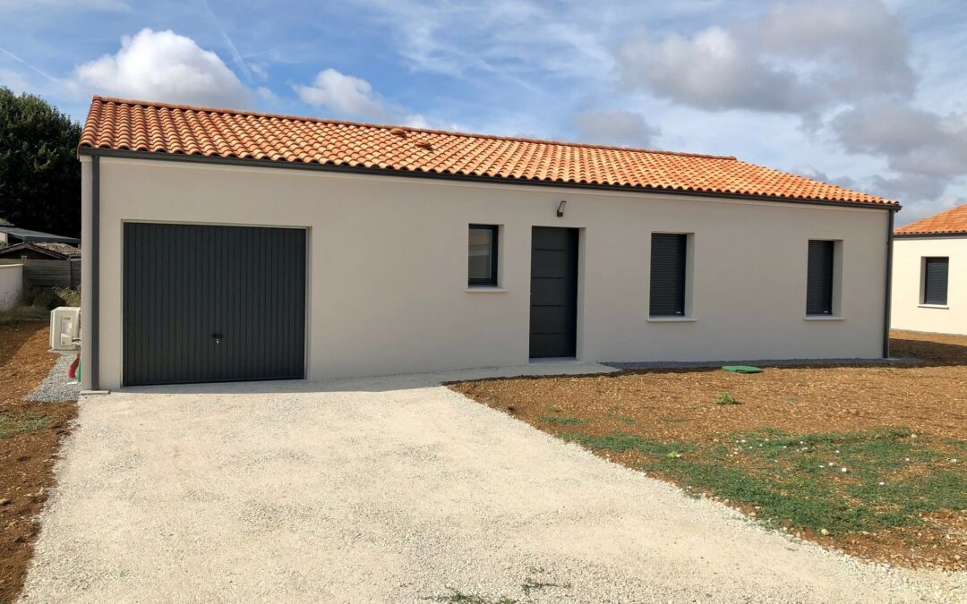 Fléac – Agréable Maison récente BBC P/P F5 avec garage et jardin