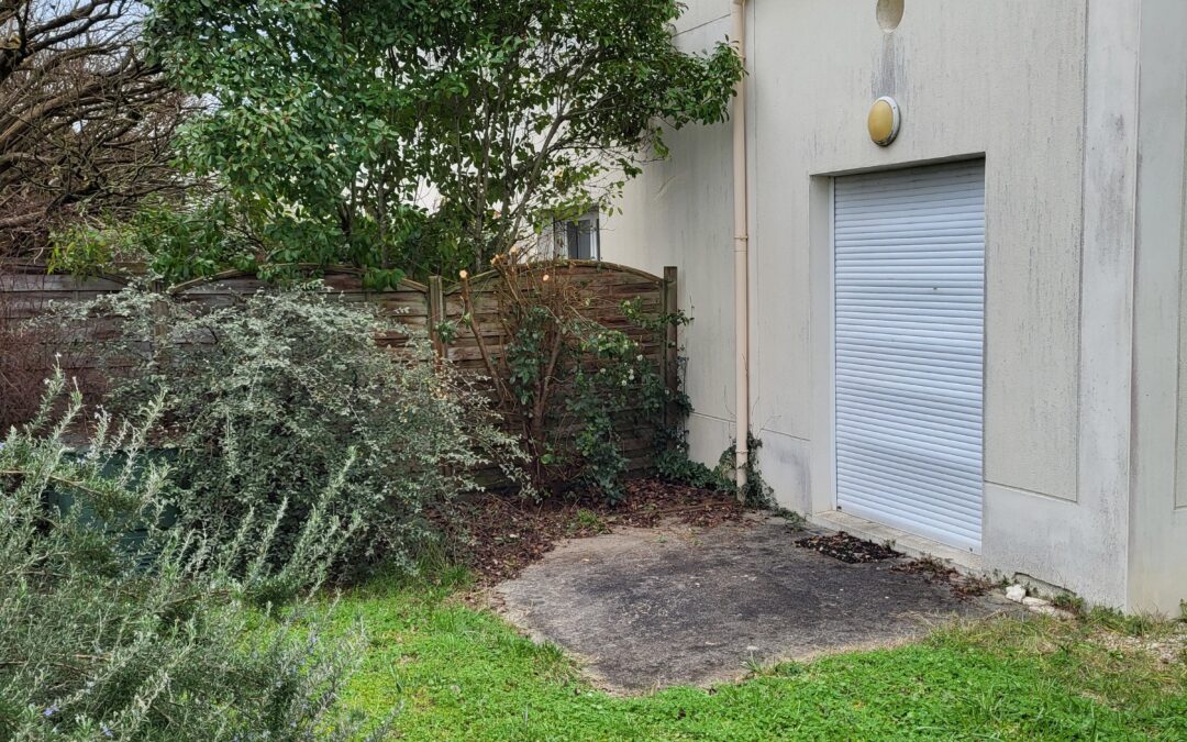 Saint-Yrieix – proche Plan d’eau – Grande maison F2 avec jardin et parking privé