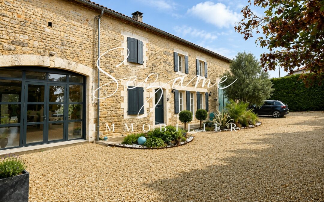 Vars – 20 min Nord Angoulême – Très Belle Maison Charentaise F6, jardin clos, grange