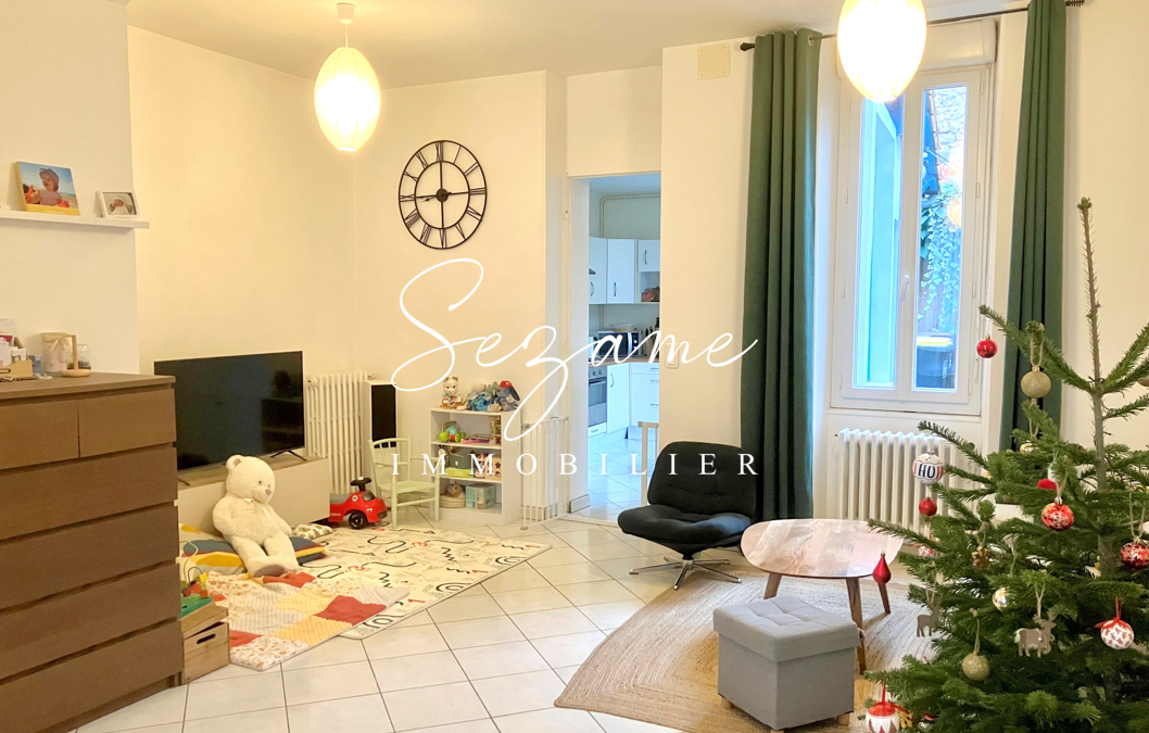 Angoulême – Victor Hugo – Belle Maison de ville F4 avec cour et dépendance