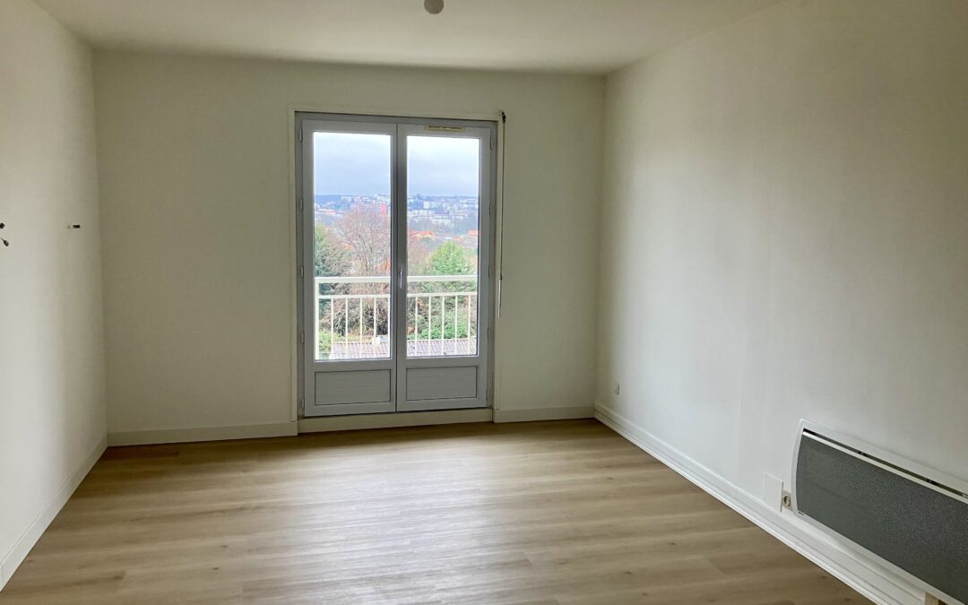 Angoulême Saint Cybard – Grand et Agréable Appt F2 rénové avec balcon et parking