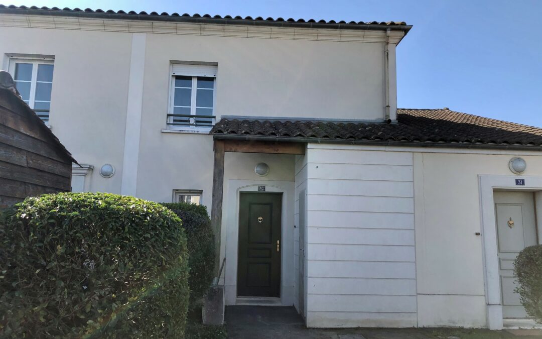 Saint Yrieix – Hameaux de Fontastier – Agréable Maison F3 mitoyenne, parking, jardinet clos