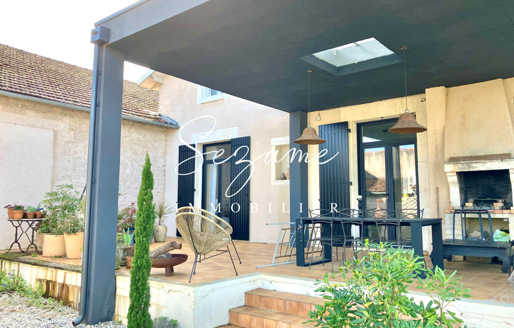 Angoulême Est – 5 min du centre ville – Très Belle Maison F6 Années 30, jardin, piscine, garages