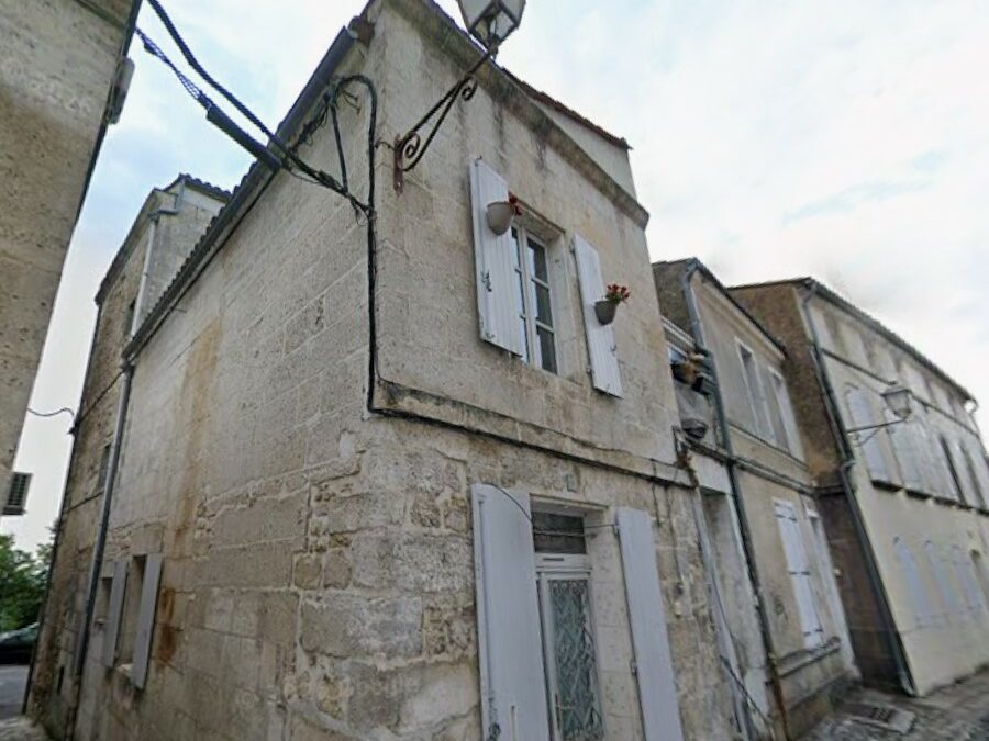 Angoulême – Centre-ville – Maison de ville F2 refaite à neuf