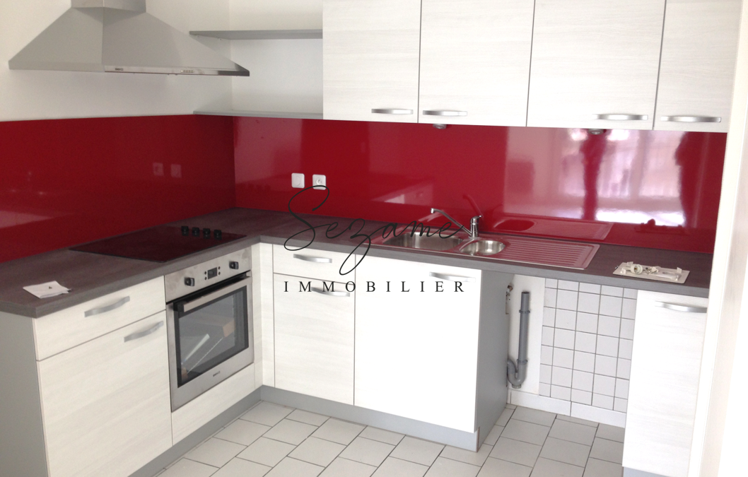 Angoulême – Saint Cybard – Agréable Appt F3 avec balcon, parking et garage – investisseur