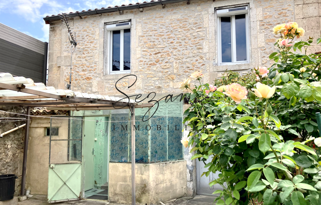 Soyaux, limite Angoulême, Maison de ville F4 atypique avec cour et garage