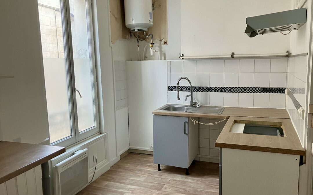 Angoulême – Centre-ville – Appartement F2 1er étage
